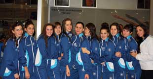 Los niños aprenderán a nadar. Foto cedida por CAM